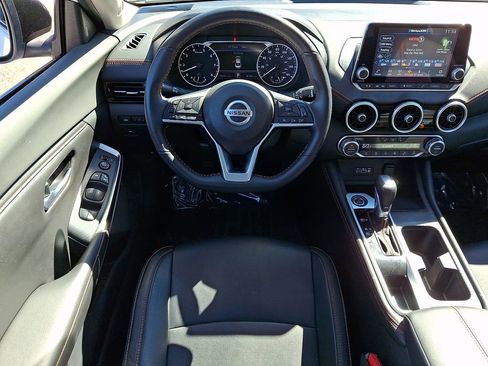 Used 2023 Nissan Sentra SR w/ SR Premium Package image 12