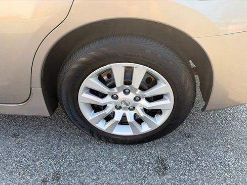 Used 2013 Nissan Altima 2.5 S FWD image 17