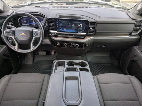 Used 2022 Chevrolet Silverado 1500 LT w/ Z71 Off-Road Package AWD/4WD image 14