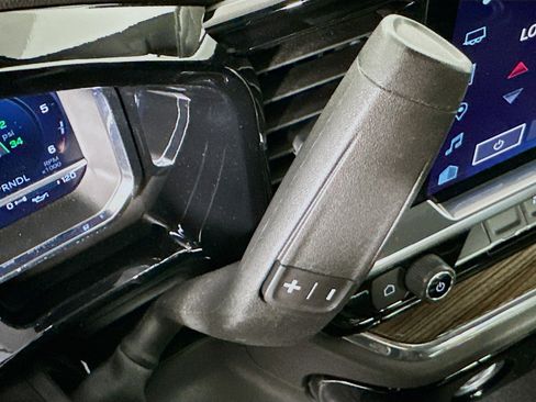 Used 2023 Chevrolet Silverado 1500 LT image 24