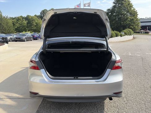 Used 2022 Toyota Camry LE FWD image 30