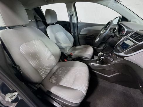 Used 2019 Chevrolet Sonic LT FWD image 28