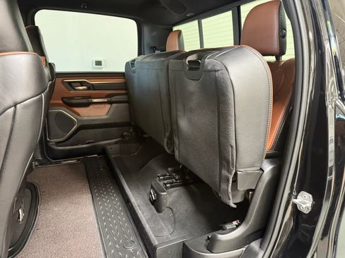 Used 2022 RAM 1500 Limited w/ Body-Colour Bumper Group AWD/4WD image 15