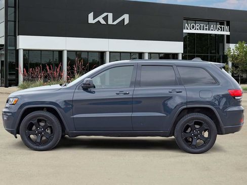 Used 2018 Jeep Grand Cherokee Laredo image 4