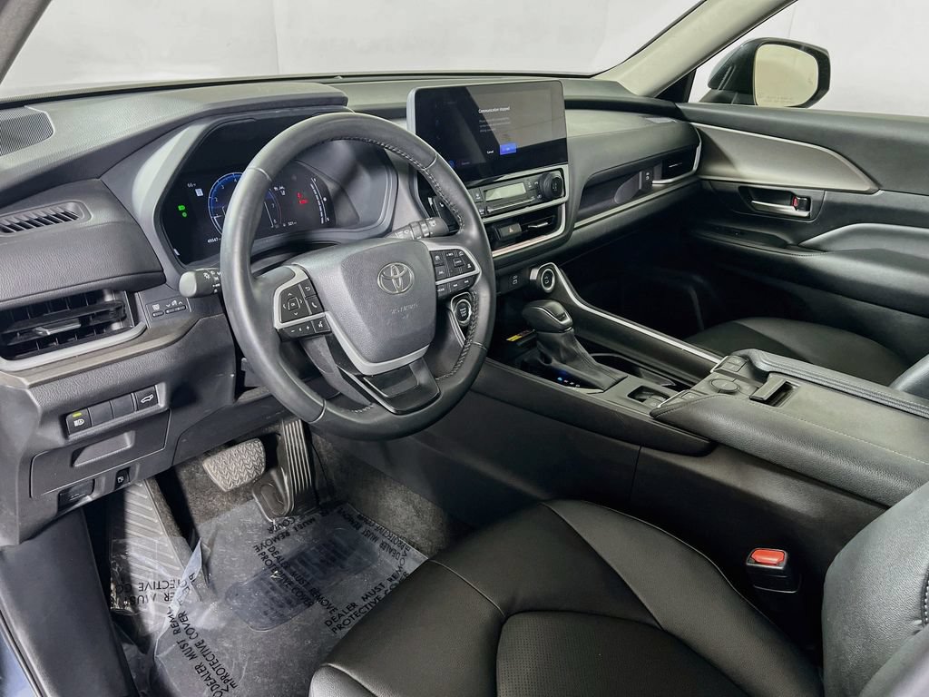 Certified 2025 Toyota Grand Highlander AWD image 9