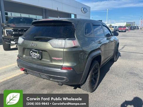 Used 2019 Jeep Cherokee Trailhawk AWD/4WD image 8