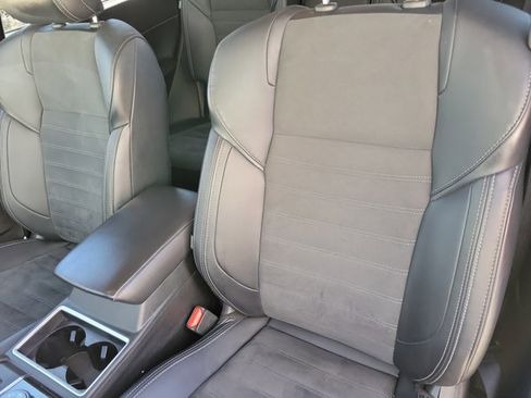 Used 2024 Mitsubishi Outlander SE image 7