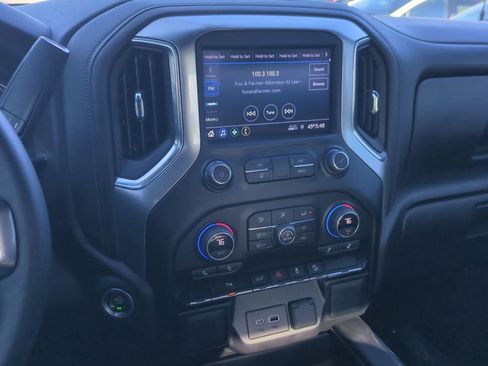 Used 2022 Chevrolet Silverado 1500 LT Trail Boss w/ Safety Package AWD/4WD image 28