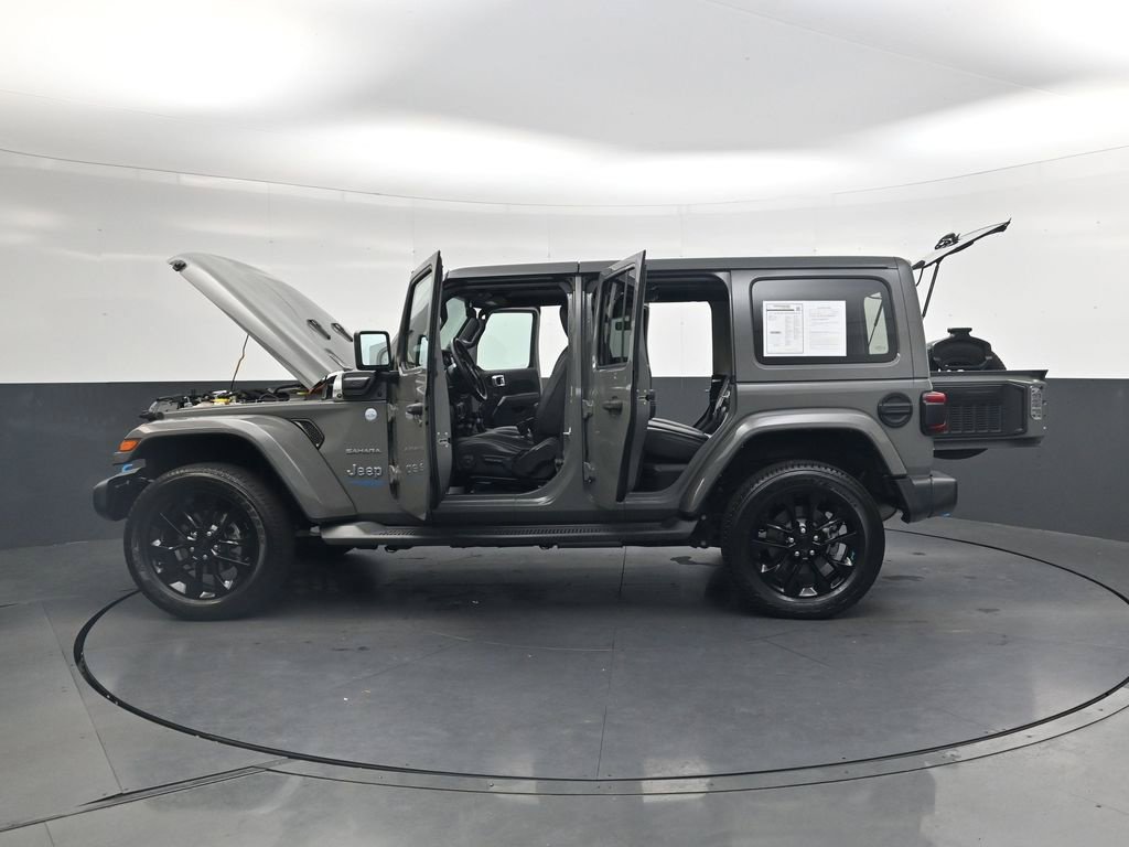 Used 2022 Jeep Wrangler Unlimited Sahara AWD/4WD image 42
