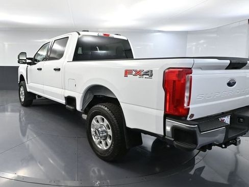 Used 2024 Ford F350 XLT w/ FX4 Off-Road Package image 9