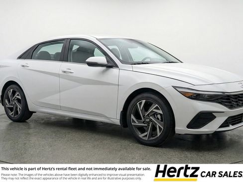 Used 2025 Hyundai Elantra SEL FWD image 1