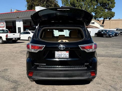 Used 2014 Toyota Highlander XLE image 9