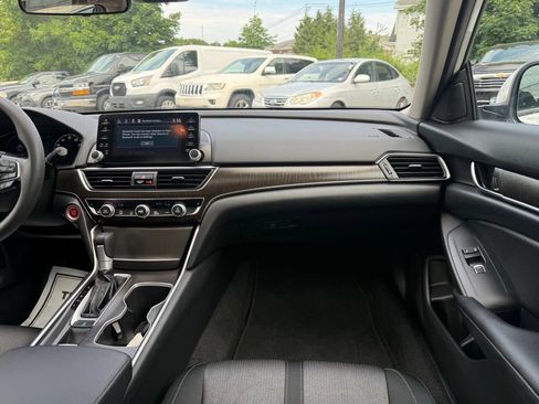 Used 2020 Honda Accord EX image 22