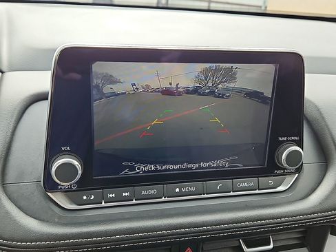 Used 2025 Nissan Rogue SV FWD image 19