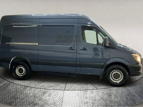 Used 2018 Mercedes-Benz Sprinter 2500 image 9