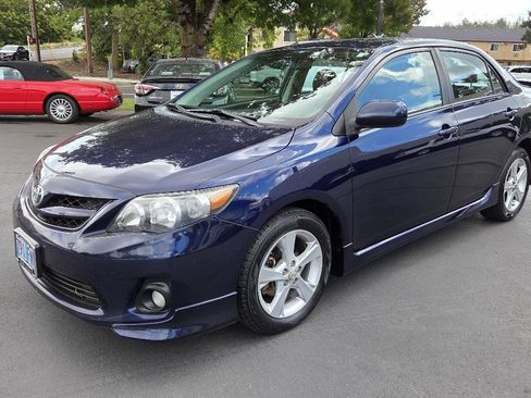 Used 2011 Toyota Corolla S FWD image 2