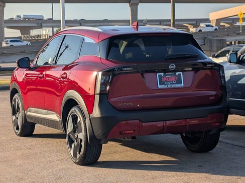 Used 2025 Nissan Kicks SR w/ SR Premium Package FWD image 4