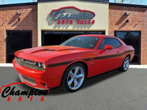 Used 2016 Dodge Challenger R/T Plus image 5