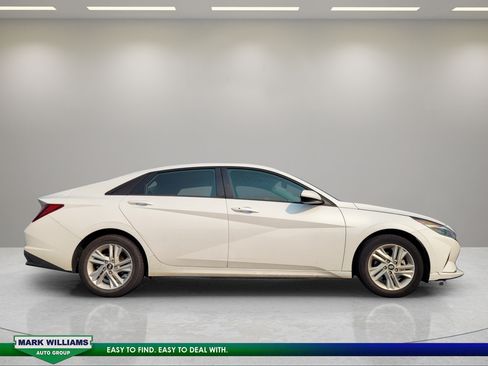Used 2021 Hyundai Elantra SEL FWD image 2