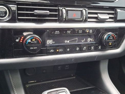 Used 2023 Nissan Pathfinder SL w/ SL Premium Package image 18