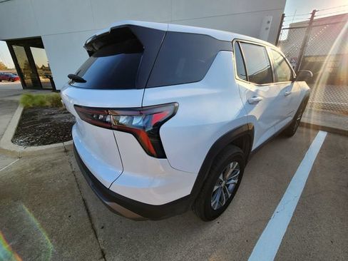 Used 2026 Chevrolet Equinox LT FWD image 4