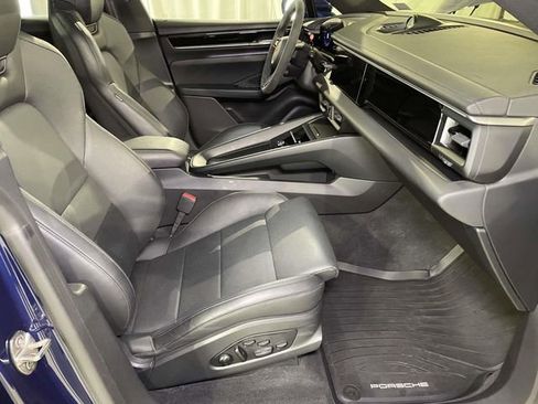 Certified 2025 Porsche Macan 4 Electric image 23