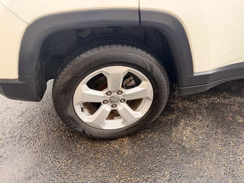 Used 2018 Jeep Compass Latitude w/ Popular Equipment Group image 14