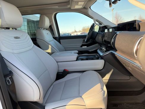 Used 2025 Ford Expedition Max Platinum w/ Platinum Ultimate Package image 20