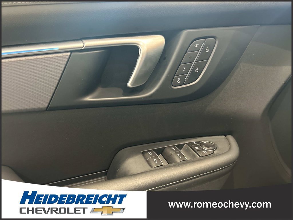 Used 2026 Buick Enclave Sport Touring w/ Power Package FWD image 11