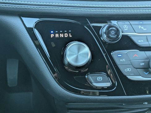 New 2026 Chrysler Pacifica Select image 15