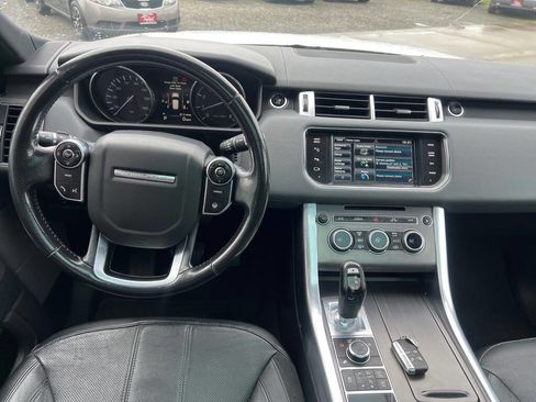 Used 2015 Land Rover Range Rover Sport SE image 13