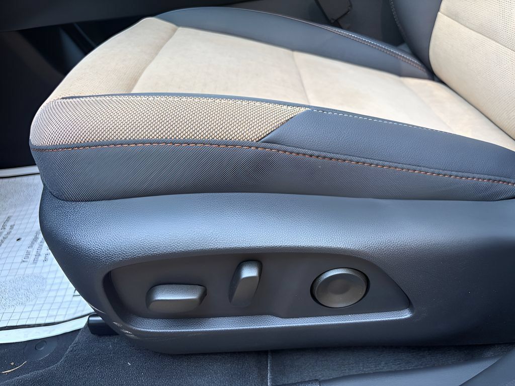 New 2027 Chevrolet Equinox ACTIV AWD/4WD image 18