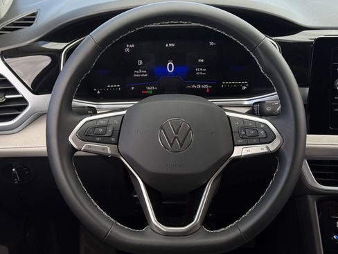 New 2025 Volkswagen Taos SE image 14
