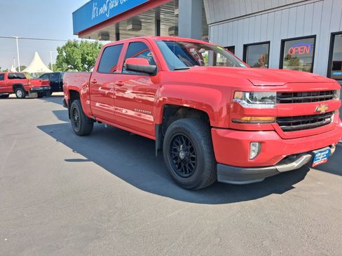 Used 2018 Chevrolet Silverado 1500 LT w/ All Star Edition AWD/4WD image 2