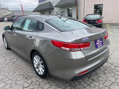 Used 2018 Kia Optima EX image 9