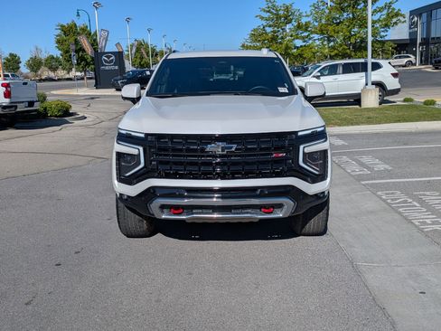 Used 2025 Chevrolet Suburban Z71 AWD/4WD image 12