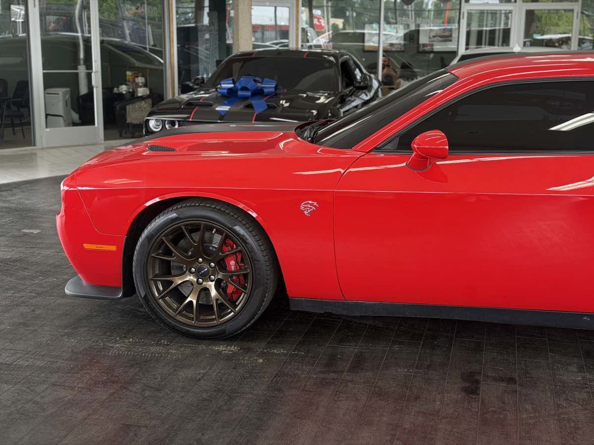 Used 2016 Dodge Challenger SRT Hellcat RWD image 14