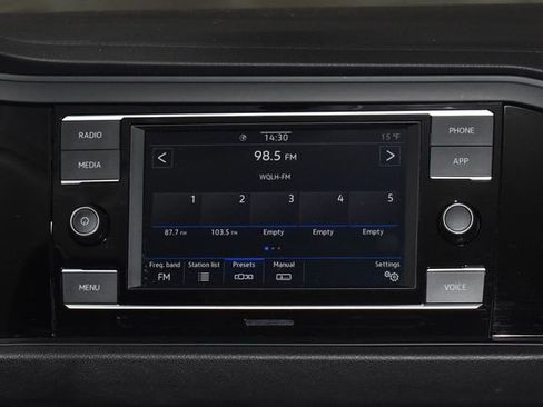 Used 2024 Volkswagen Jetta SE image 16