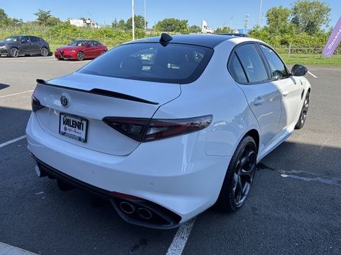 Used 2024 Alfa Romeo Giulia Quadrifoglio RWD image 10