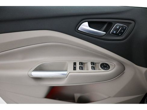 Used 2019 Ford Escape Titanium image 8