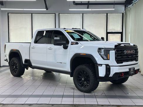 Used 2024 GMC Sierra 2500 AT4 w/ AT4 Premium Plus Package AWD/4WD image 1