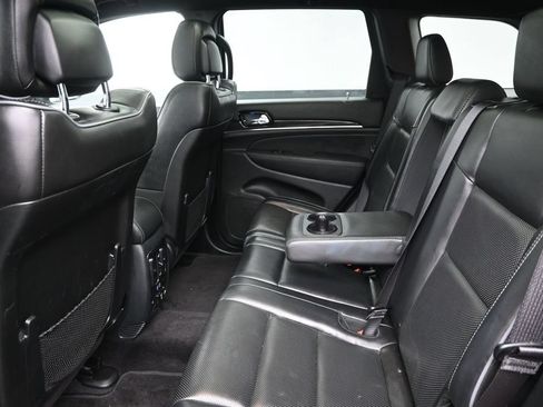 Used 2019 Jeep Grand Cherokee Overland AWD/4WD image 12