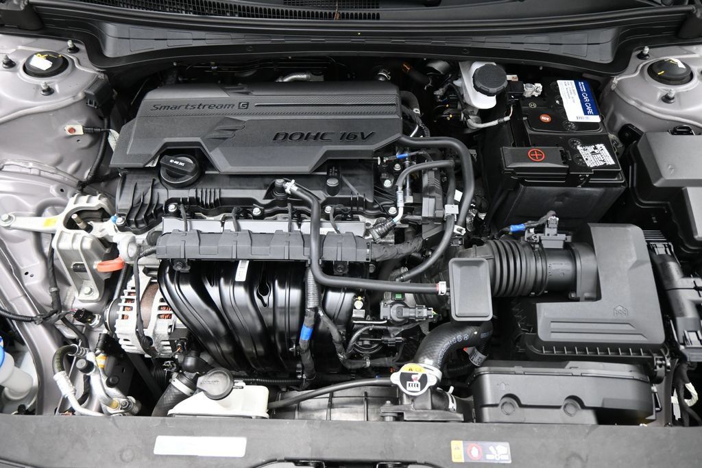 Used 2022 Hyundai Elantra Limited FWD image 20