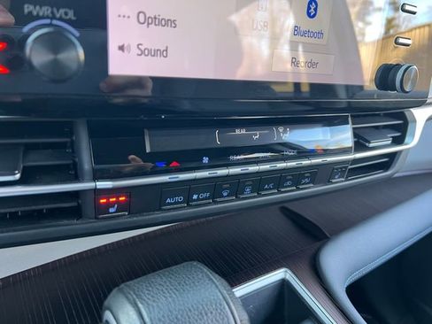 Used 2021 Toyota Sienna XLE image 24