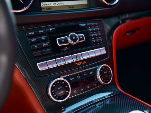 Used 2013 Mercedes-Benz SL 63 AMG image 11