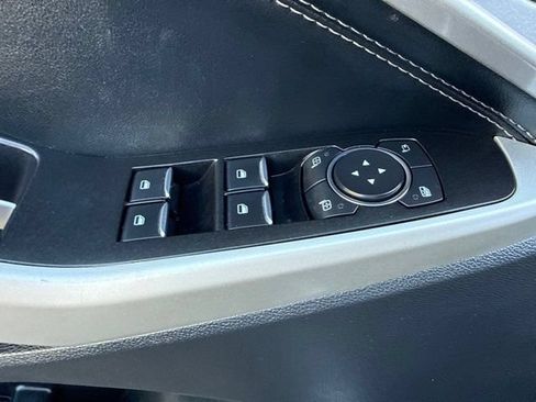 Used 2022 Ford Explorer Limited w/ Equipment Group 301A AWD/4WD image 26