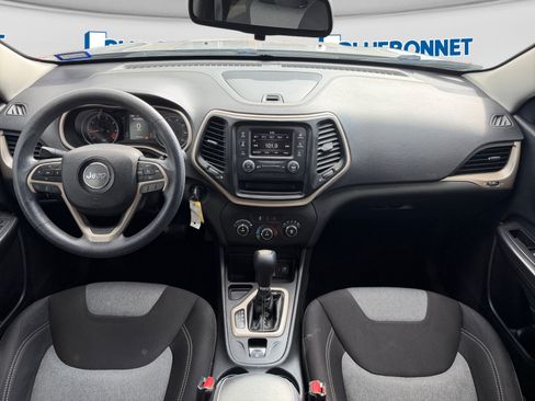 Used 2015 Jeep Cherokee Sport w/ Sport Appearance Group FWD image 12