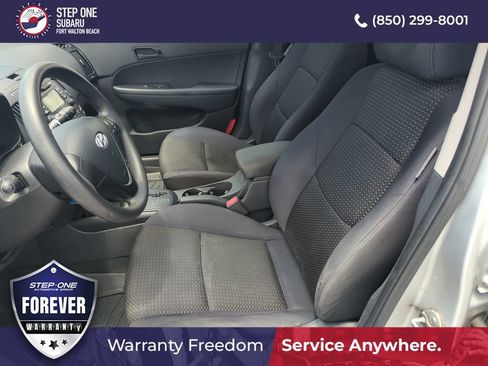 Used 2011 Hyundai Elantra GLS FWD image 12