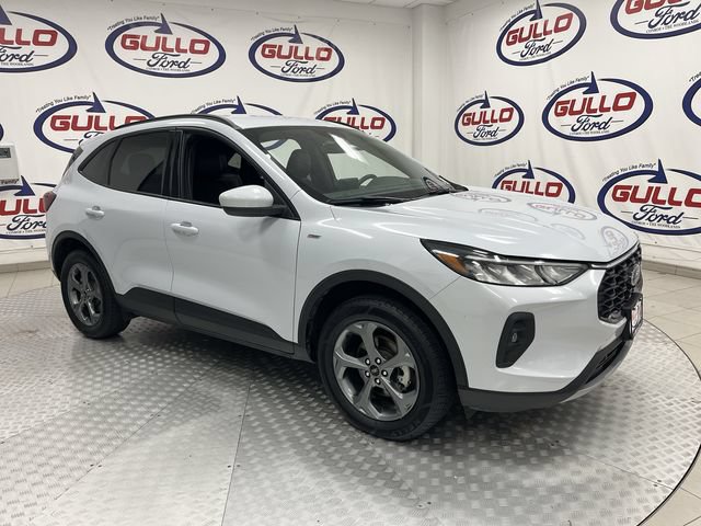 Certified 2025 Ford Escape ST-Line Select AWD/4WD image 1