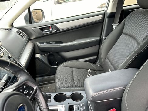 Used 2019 Subaru Outback 2.5i Premium AWD/4WD image 6